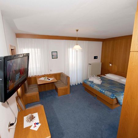 Hotel Ladina Campitello di Fassa Ngoại thất bức ảnh