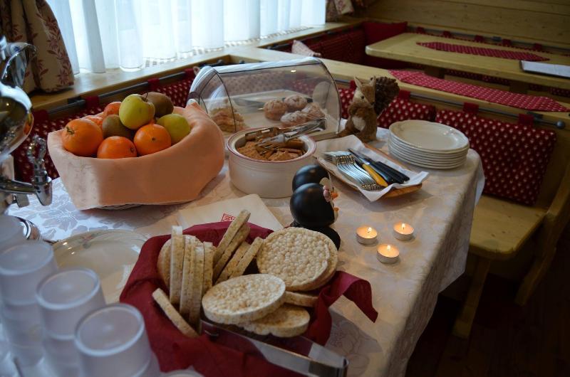 Hotel Ladina Campitello di Fassa Ngoại thất bức ảnh