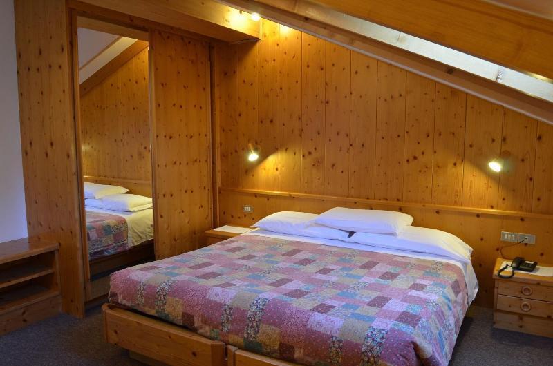 Hotel Ladina Campitello di Fassa Ngoại thất bức ảnh