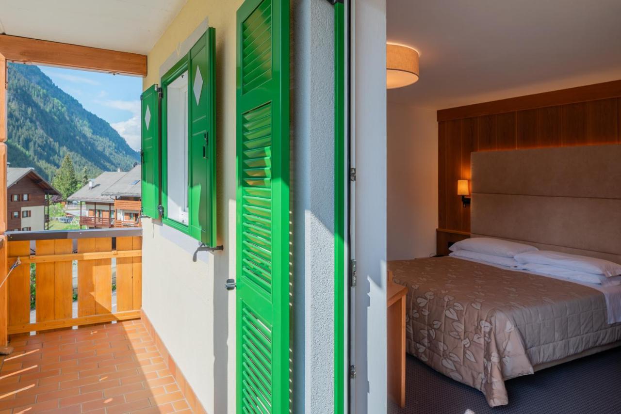 Hotel Ladina Campitello di Fassa Ngoại thất bức ảnh