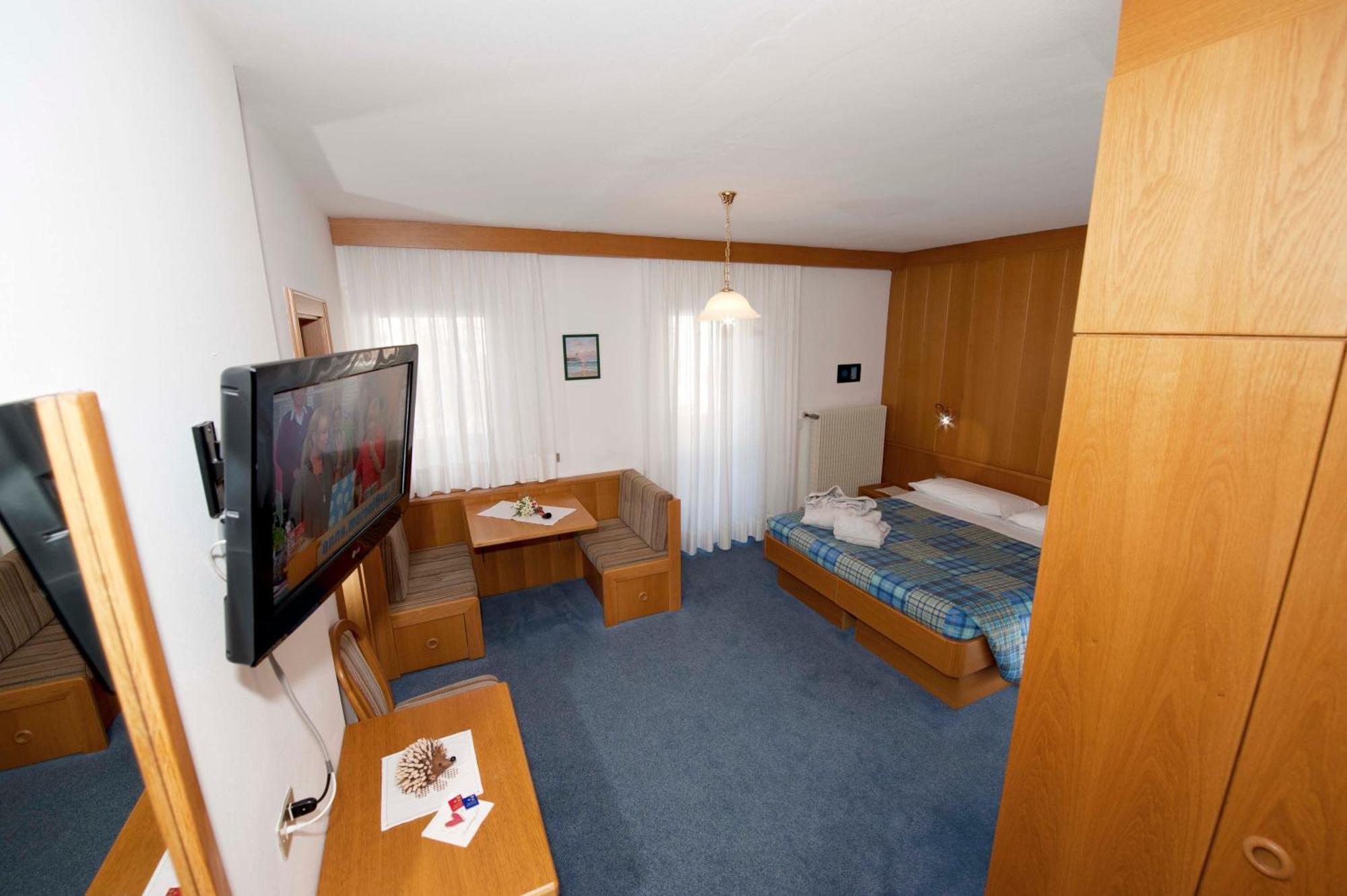 Hotel Ladina Campitello di Fassa Ngoại thất bức ảnh