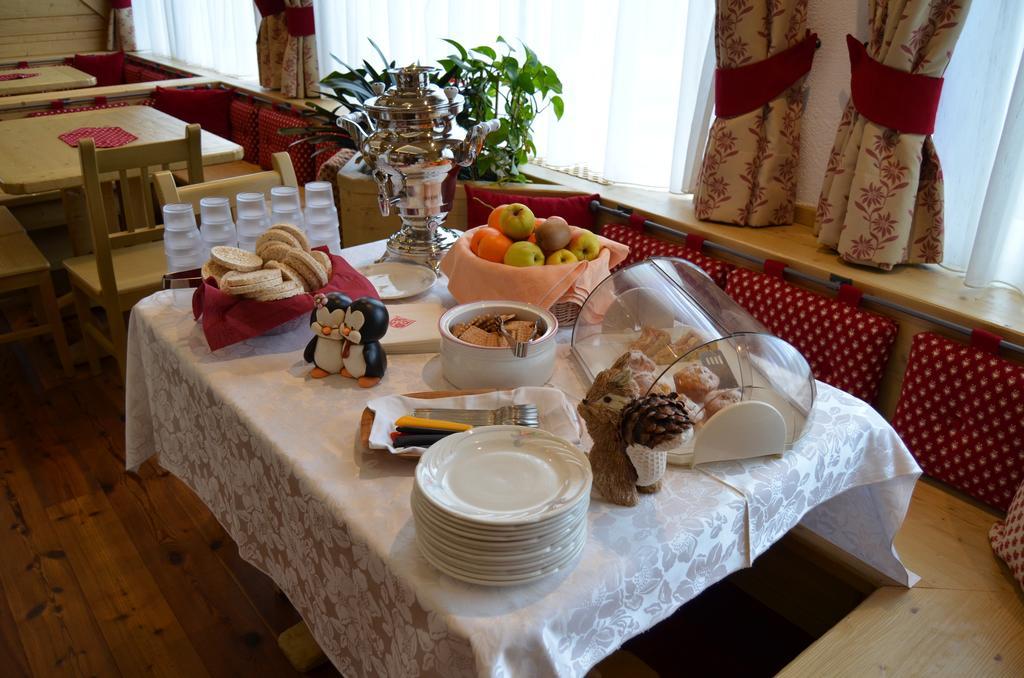 Hotel Ladina Campitello di Fassa Ngoại thất bức ảnh