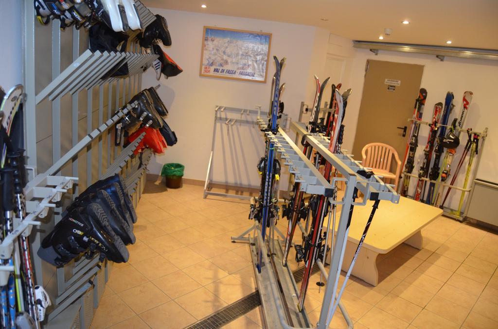 Hotel Ladina Campitello di Fassa Ngoại thất bức ảnh