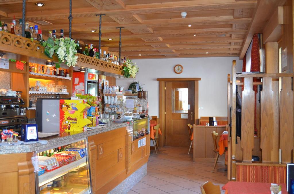 Hotel Ladina Campitello di Fassa Ngoại thất bức ảnh