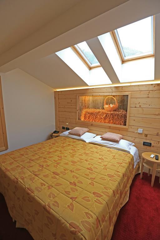Hotel Ladina Campitello di Fassa Phòng bức ảnh