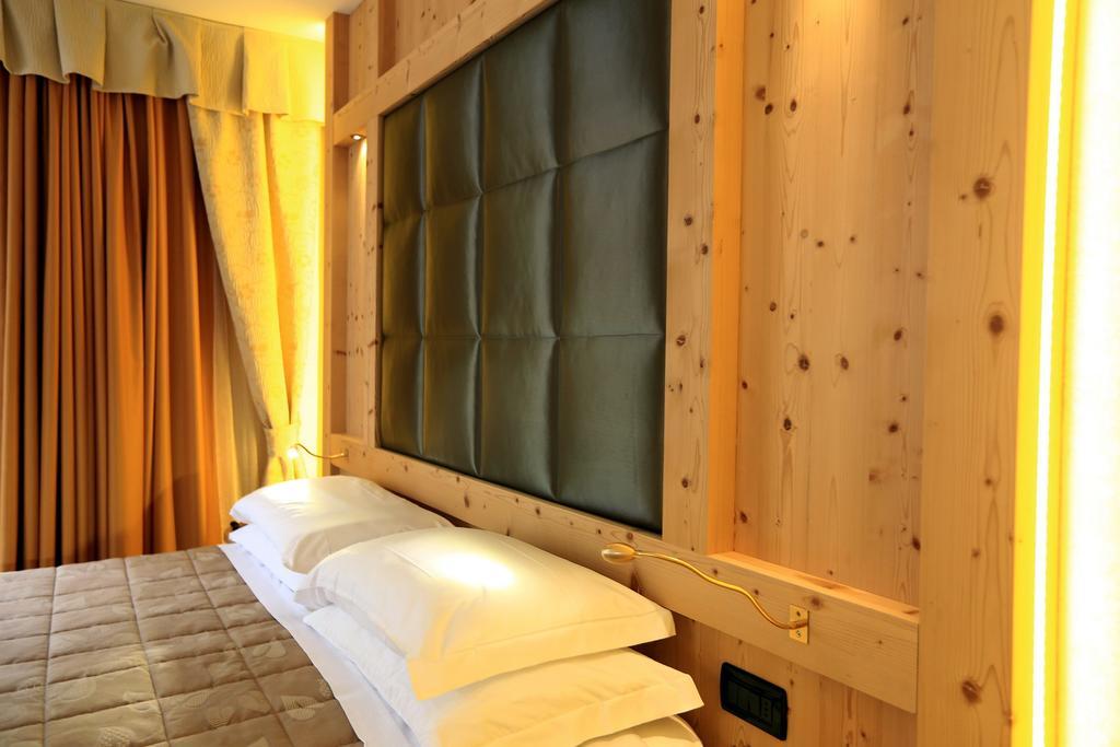Hotel Ladina Campitello di Fassa Phòng bức ảnh